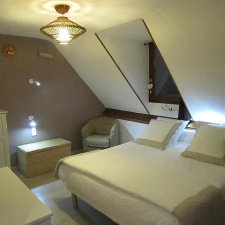 Guest house La Tour De Castel-vielh 3*